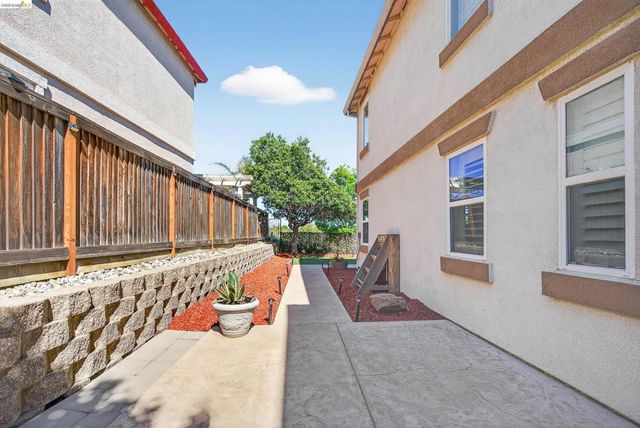 2631 Torrey Pines Dr, Brentwood, CA 94513