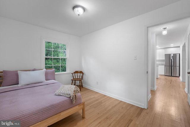 6474 OAKWOOD DR, Falls Church, VA 22041