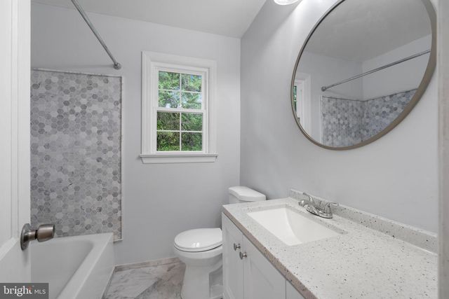 6474 OAKWOOD DR, Falls Church, VA 22041