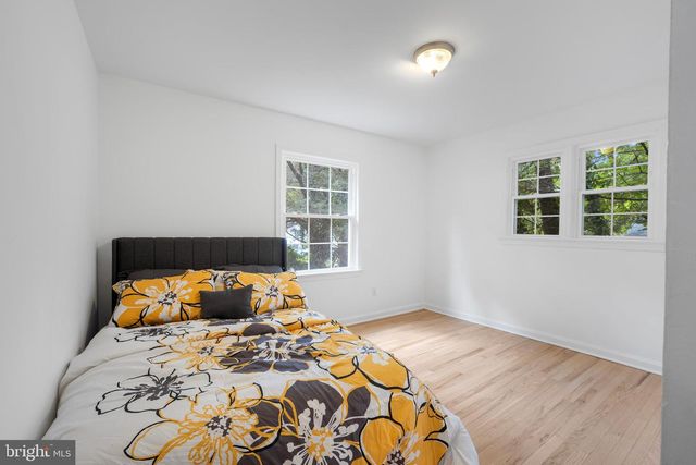 6474 OAKWOOD DR, Falls Church, VA 22041
