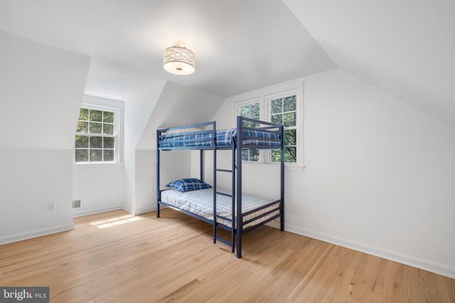 6474 OAKWOOD DR, Falls Church, VA 22041