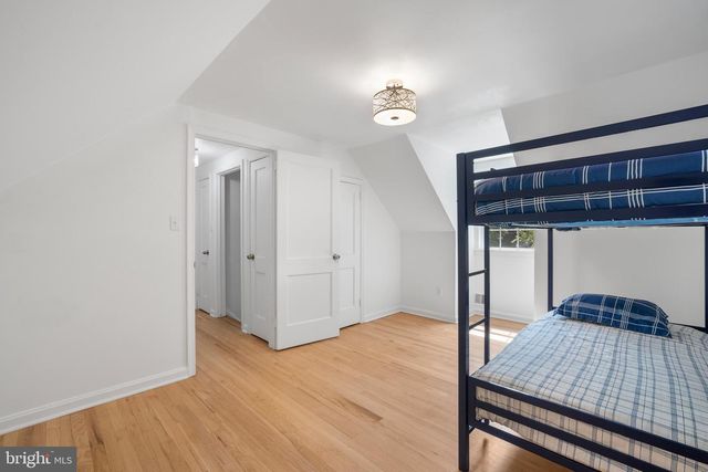 6474 OAKWOOD DR, Falls Church, VA 22041