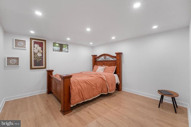 6474 OAKWOOD DR, Falls Church, VA 22041