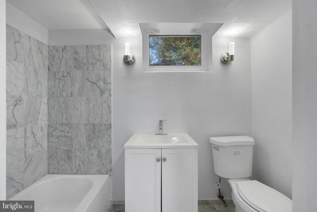 6474 OAKWOOD DR, Falls Church, VA 22041