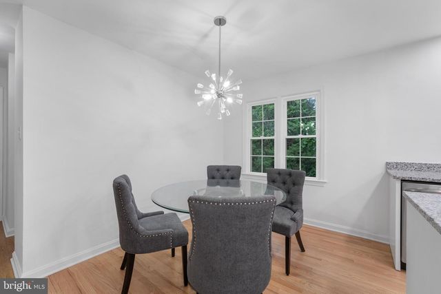 6474 OAKWOOD DR, Falls Church, VA 22041