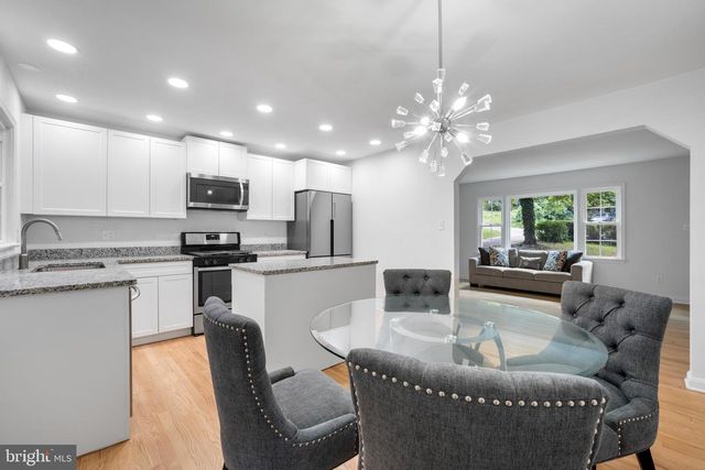 6474 OAKWOOD DR, Falls Church, VA 22041