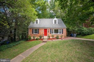 6474 OAKWOOD DR, Falls Church, VA 22041