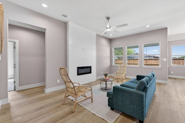 900 Cope Street, Mansfield, TX 76065