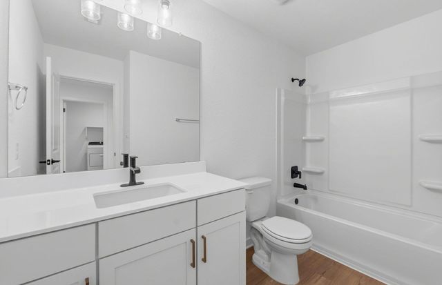 105 Amista DR, Liberty Hill, TX 78642