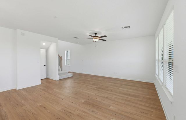 105 Amista DR, Liberty Hill, TX 78642