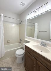 5287 BALLYCASTLE CIR, Alexandria, VA 22315