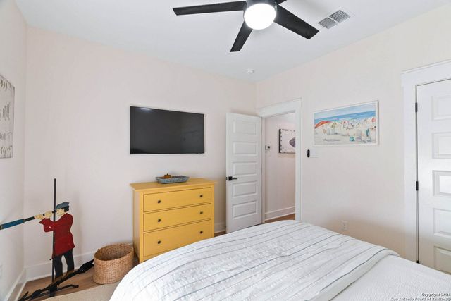 1529 S Live Oak St, Rockport, TX 78382