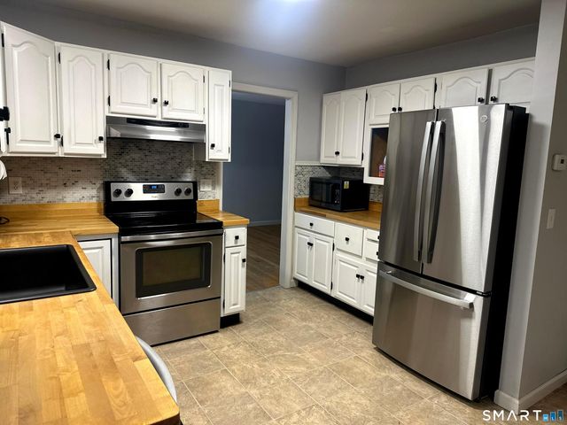 23 Tyler Lane, Norwich, CT 06360