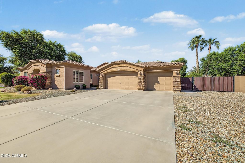 13224 W PALO VERDE Drive, Litchfield Park, AZ 85340 — photo 3