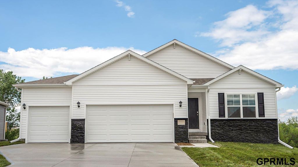 8119 S 200 Street, Gretna, NE 68028