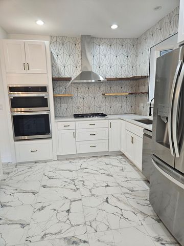 5402 N Mobile Avenue, Chicago, IL 60630