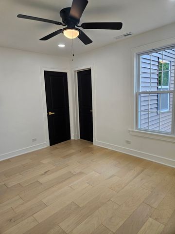 5402 N Mobile Avenue, Chicago, IL 60630