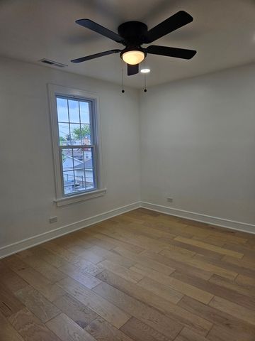 5402 N Mobile Avenue, Chicago, IL 60630