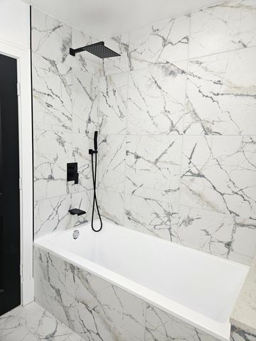 5402 N Mobile Avenue, Chicago, IL 60630