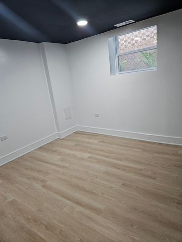 5402 N Mobile Avenue, Chicago, IL 60630