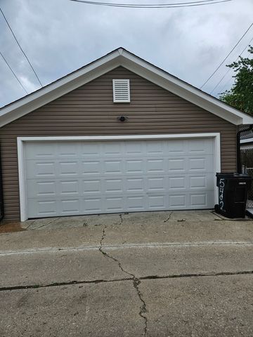 5402 N Mobile Avenue, Chicago, IL 60630