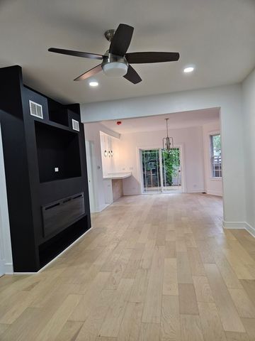 5402 N Mobile Avenue, Chicago, IL 60630