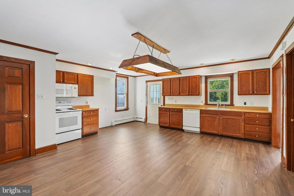 1010 N IRONSTONE DR, BOYERTOWN, PA 19512 — photo 3