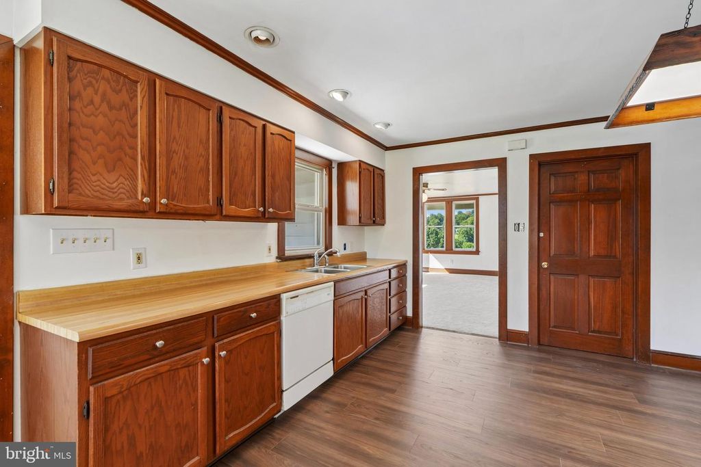 1010 N IRONSTONE DR, BOYERTOWN, PA 19512 — photo 5