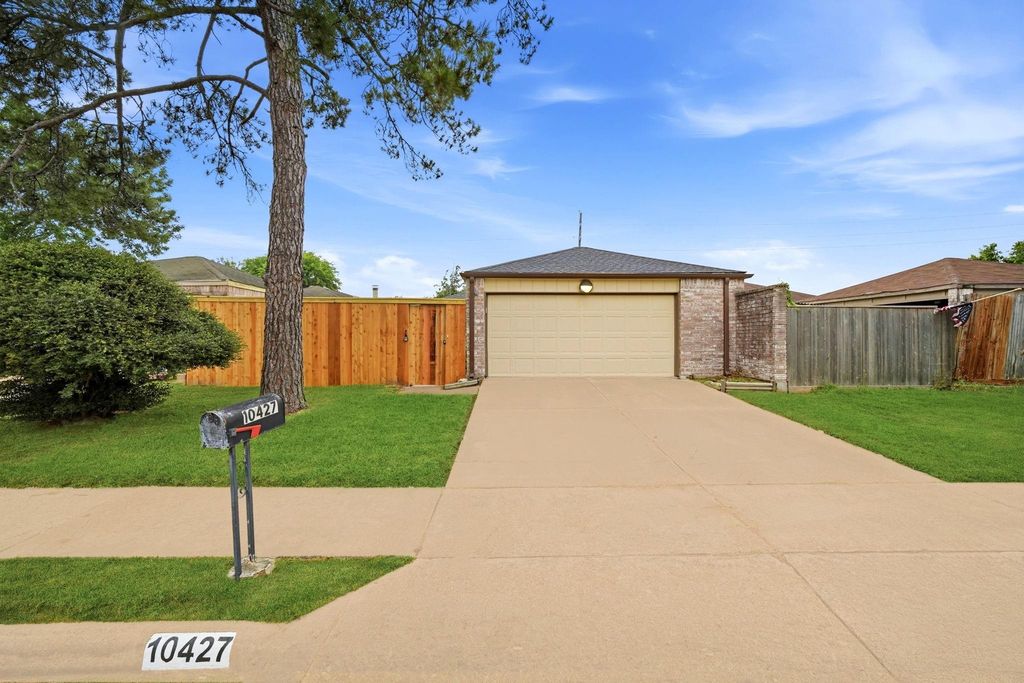 10427 Foxrow Lane, Houston, TX 77064