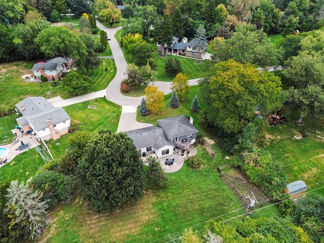24697 S Cromwell Drive, Franklin Vllg, MI 48025