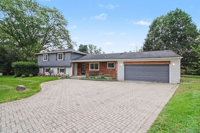 24697 S Cromwell Drive, Franklin Vllg, MI 48025