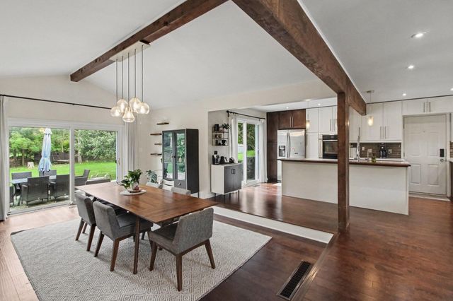 24697 S Cromwell Drive, Franklin Vllg, MI 48025