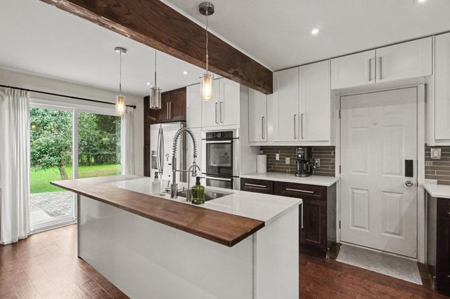 24697 S Cromwell Drive, Franklin Vllg, MI 48025