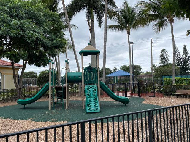 3121 N Evergreen Circle, Boynton Beach, FL 33426