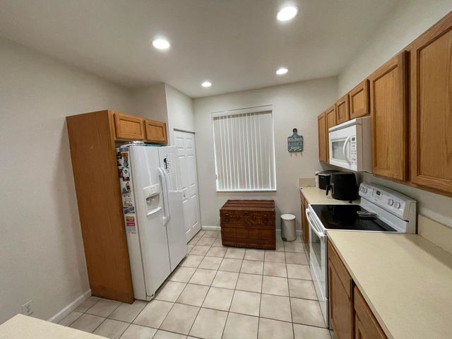 3121 N Evergreen Circle, Boynton Beach, FL 33426