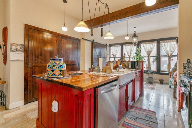 327 S Edgefield Avenue, Dallas, TX 75208