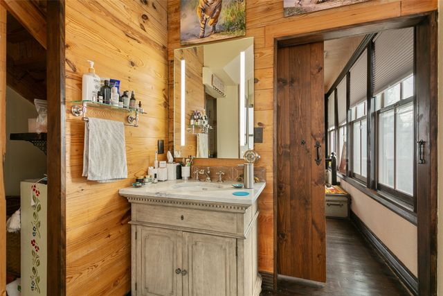 327 S Edgefield Avenue, Dallas, TX 75208