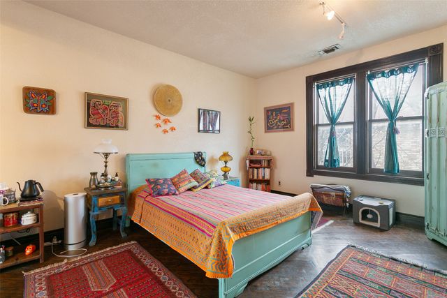 327 S Edgefield Avenue, Dallas, TX 75208