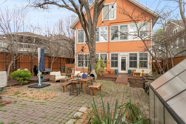 327 S Edgefield Avenue, Dallas, TX 75208