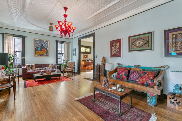 327 S Edgefield Avenue, Dallas, TX 75208