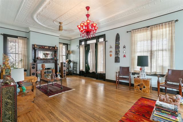 327 S Edgefield Avenue, Dallas, TX 75208