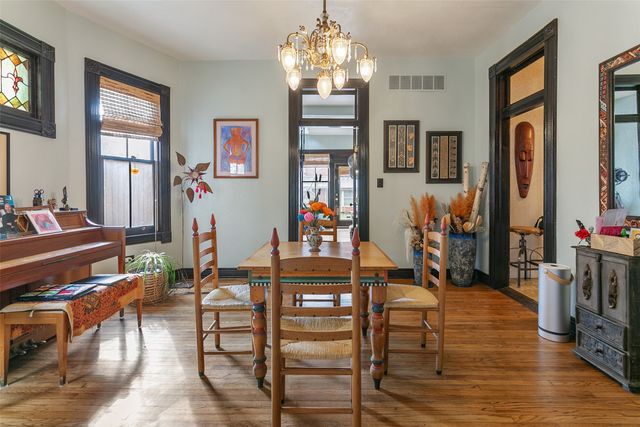 327 S Edgefield Avenue, Dallas, TX 75208