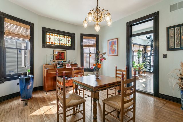 327 S Edgefield Avenue, Dallas, TX 75208