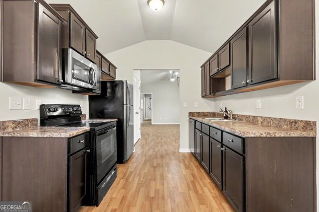 2362 Glebe Court, Hampton, GA 30228