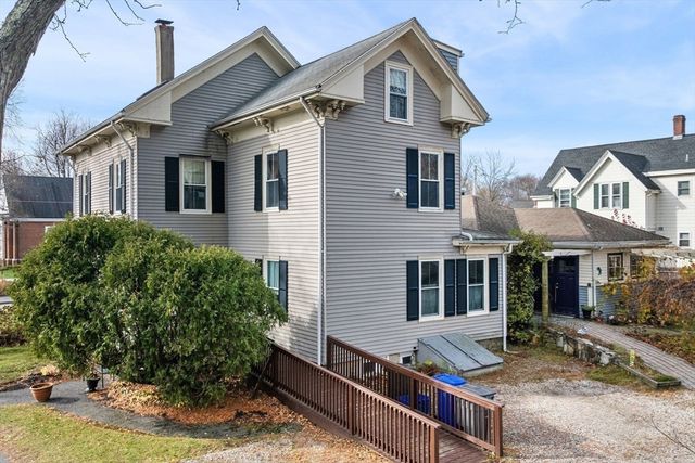 1 Maverick St 2, Marblehead, MA 01945