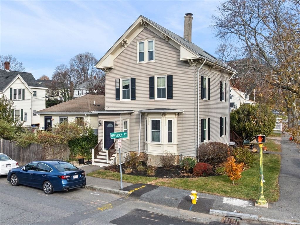 1 Maverick St 2, Marblehead, MA 01945