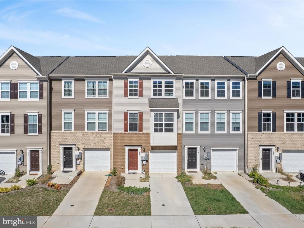 19 STEMBOGAN CT, Charles Town, WV 25414