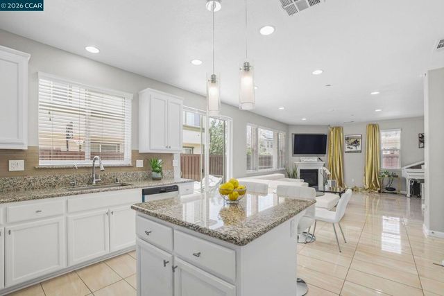 2273 Toscana Dr, Pittsburg, CA 94565