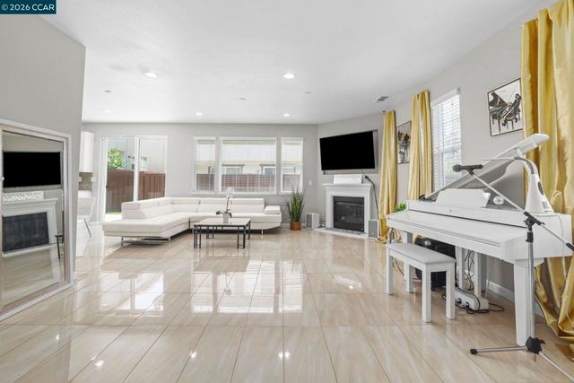 2273 Toscana Dr, Pittsburg, CA 94565