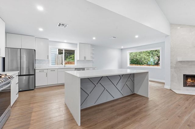 7807 Keswick DR, Austin, TX 78745